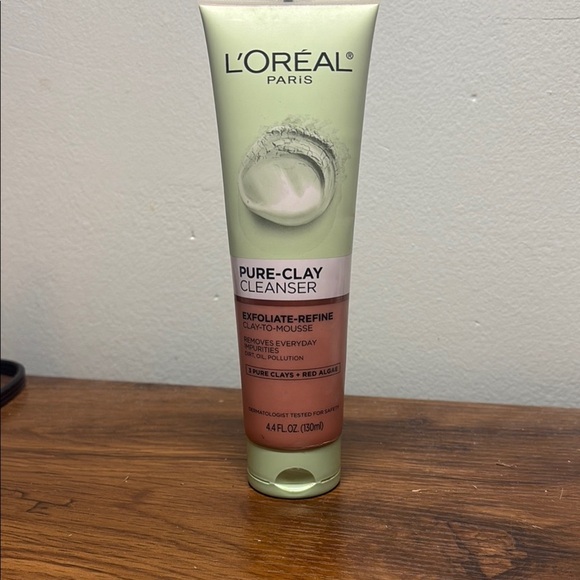L’ORÉAL Paris Pure-Clay Cleanser 4.4 FL.OZ. DISCONTINUED - Picture 1 of 5